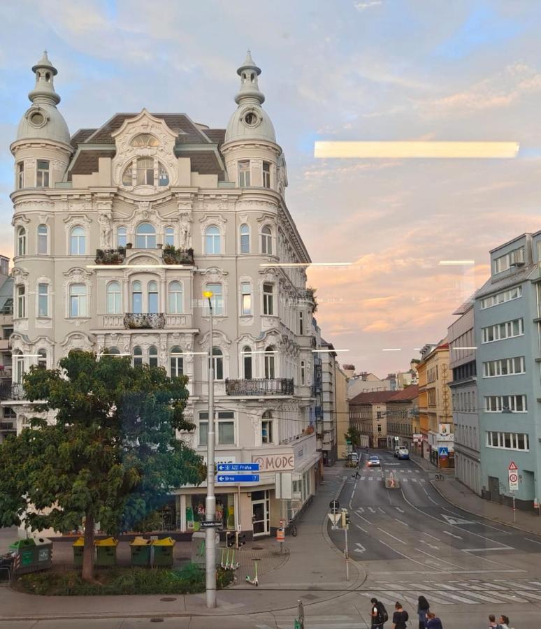Central Mariahilfer Apartment 5 Min To The Schoenbrunn Palace And City Shopping Center Vienna Exterior photo