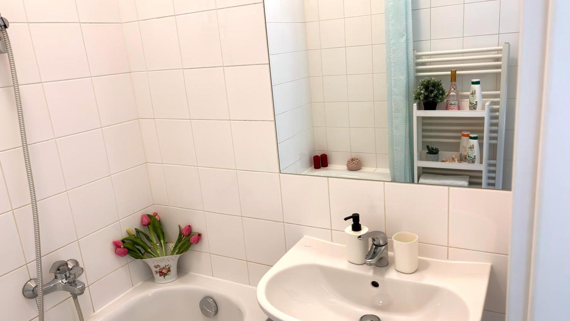 Central Mariahilfer Apartment 5 Min To The Schoenbrunn Palace And City Shopping Center Vienna Exterior photo